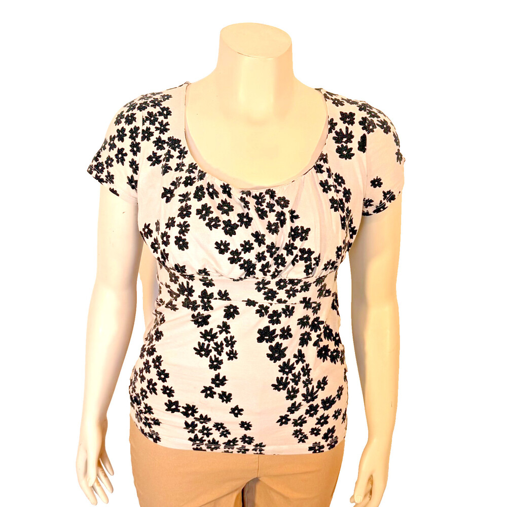 Ann Taylor Blouse Shirt Womens L Black White Floral Scoop Neck Peplum Hem Short